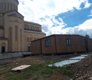 ჩვენი ხის კოტეჯი მახათას მთაზე