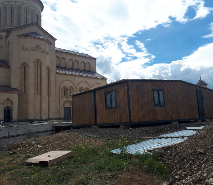 ჩვენ მიერ დამზადებული ხის კოტეჯი განთავსებული მახათას მთაზე